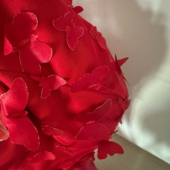 Beautiful red prom/formal dress - Picture 4 of 5